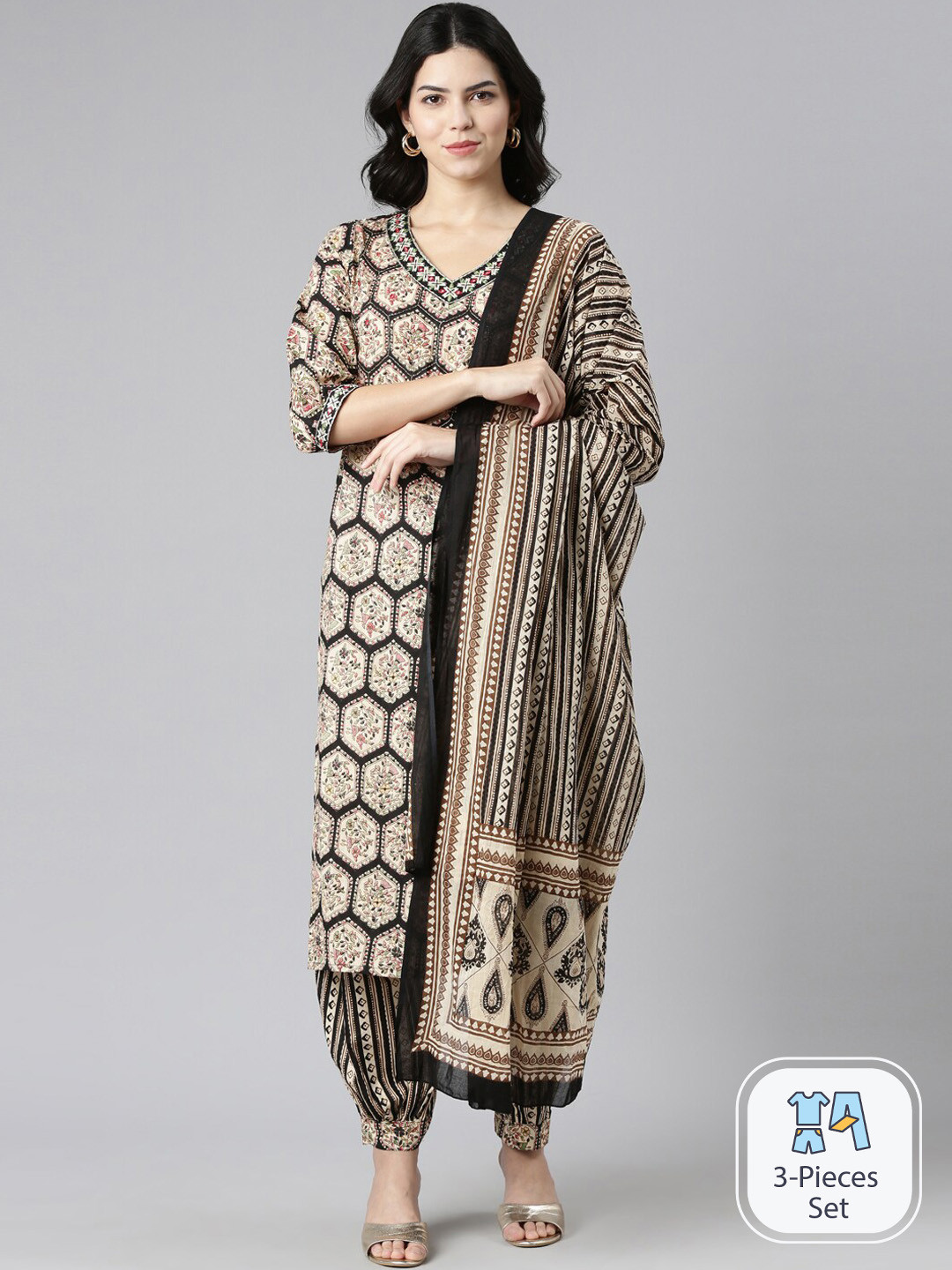 

Neerus Floral Printed V-Neck Puff Sleeve Thread Work Kurta Set With Dupatta, Black