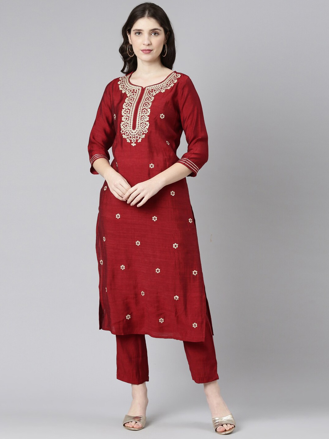 

Neerus Floral Embroidered Thread Work Kurta with Trousers, Maroon