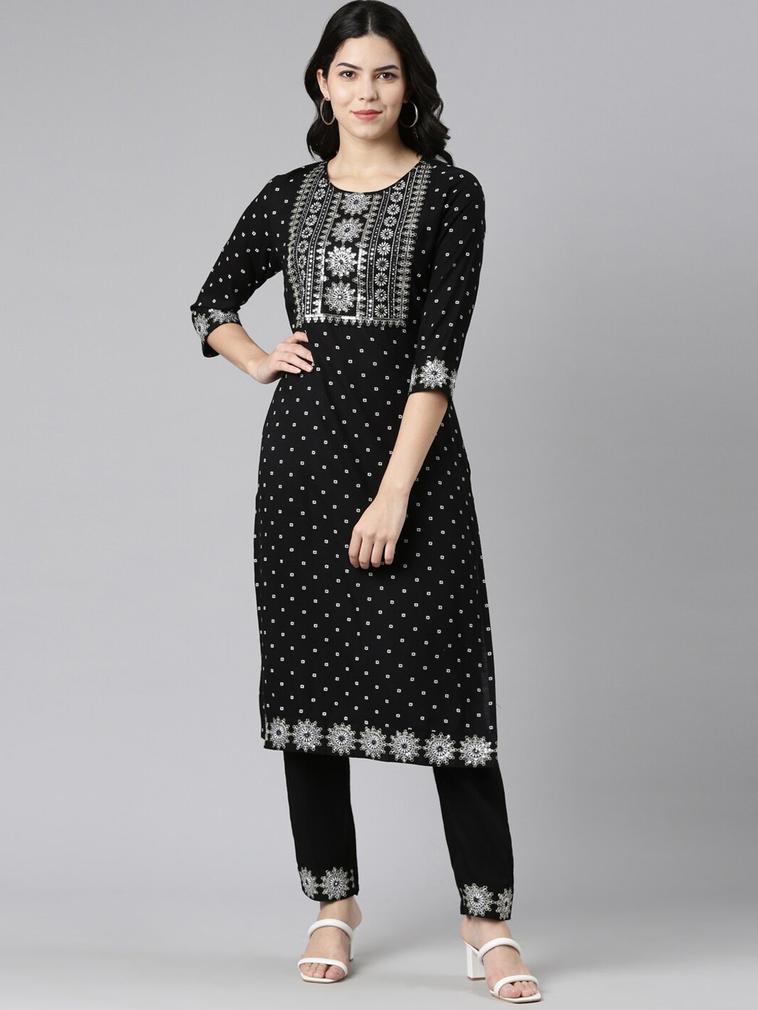 

Neerus Ethnic Motifs Printed Thread Work Kurta with Trousers, Black