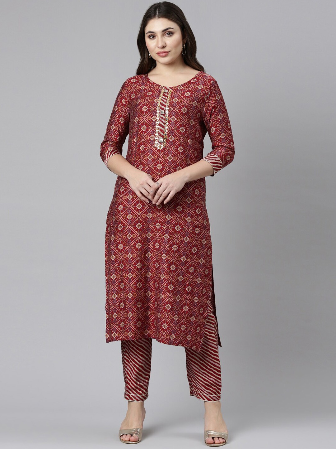

Neerus Ethnic Motifs Printed Mirror Work Kurta With Trousers, Maroon