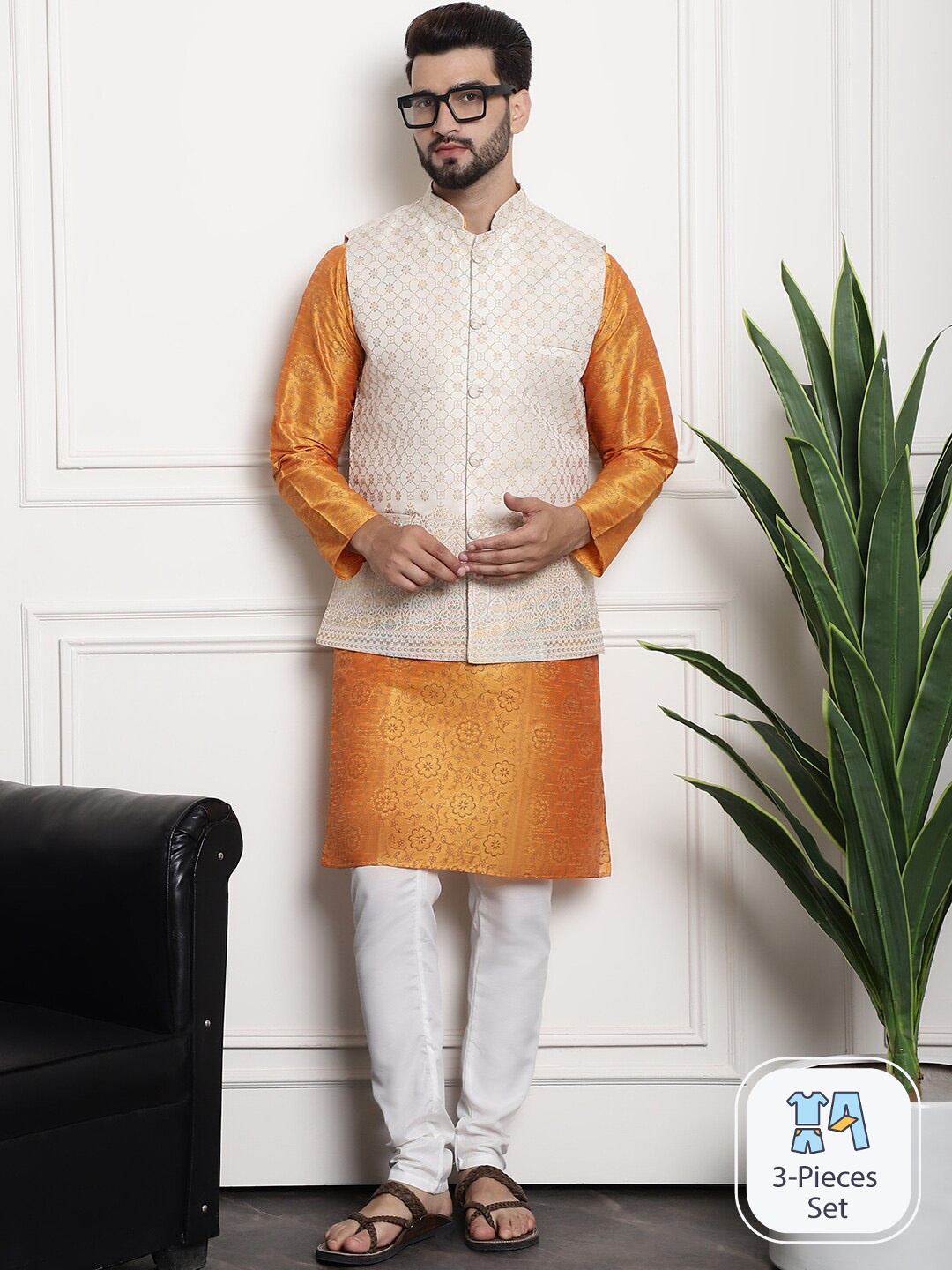 

SOJANYA Floral Printed Regular Kurta & Churidar With Nehru Jacket, Orange