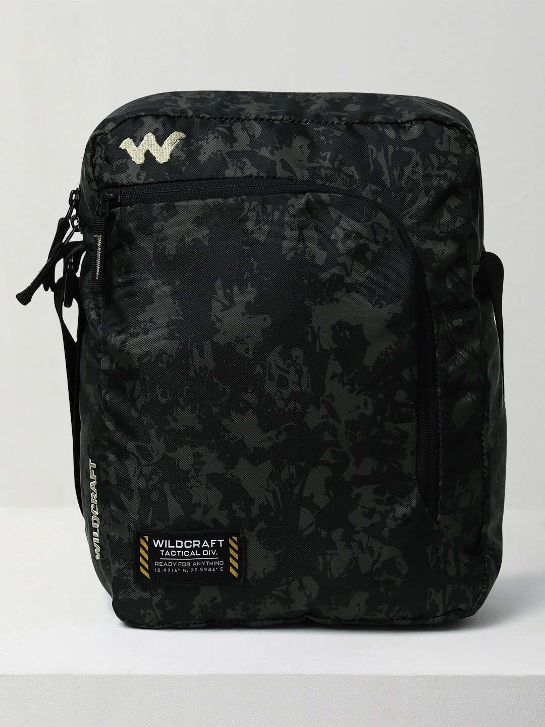 

Wildcraft Unisex Abstract Printed Messenger Bag, Black