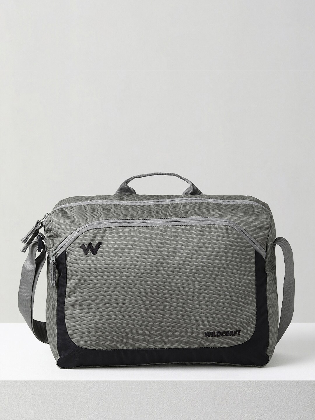 

Wildcraft Unisex Textured Messenger Bag, Grey