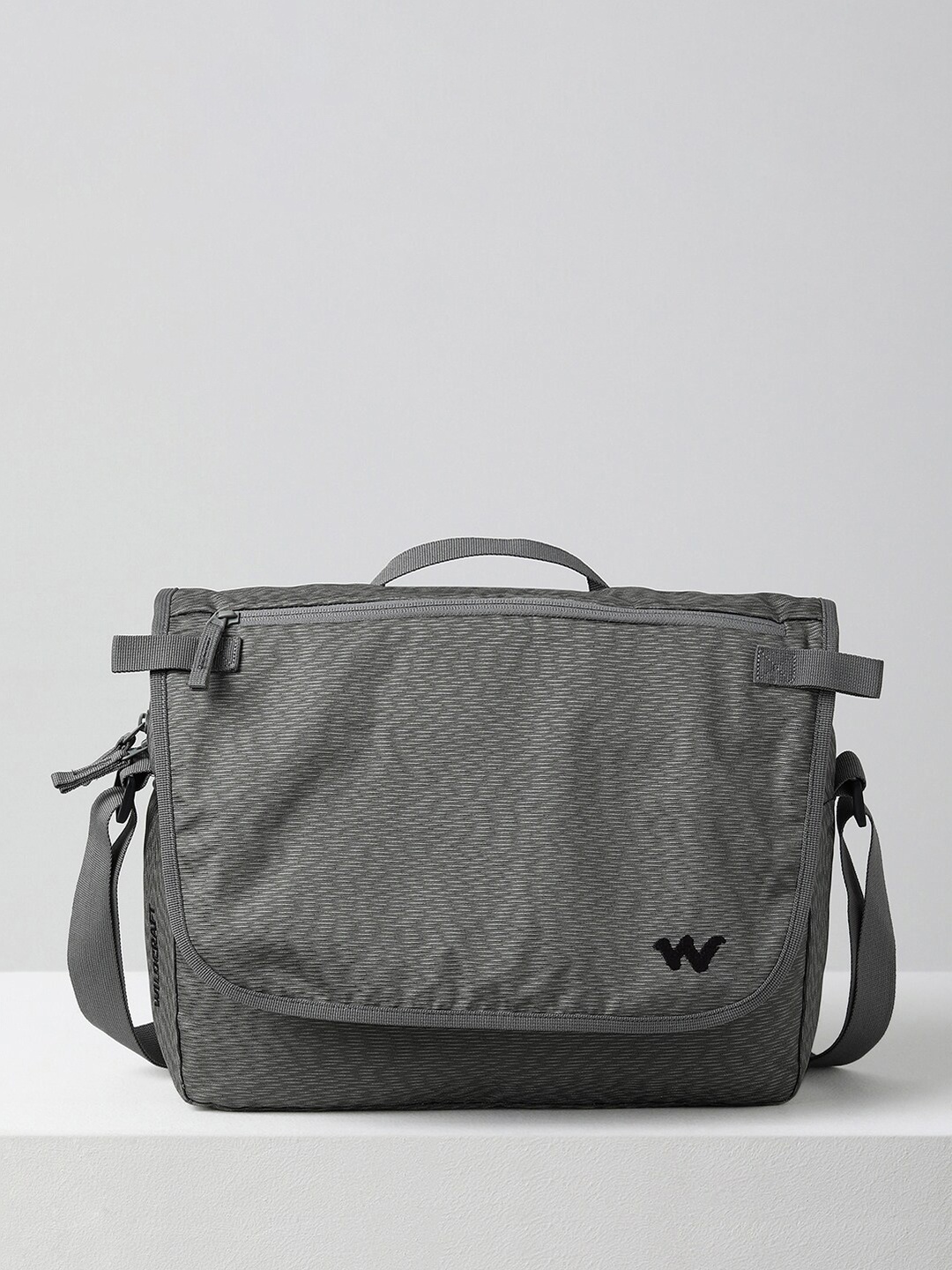 

Wildcraft Unisex Textured Messenger Bag, Grey