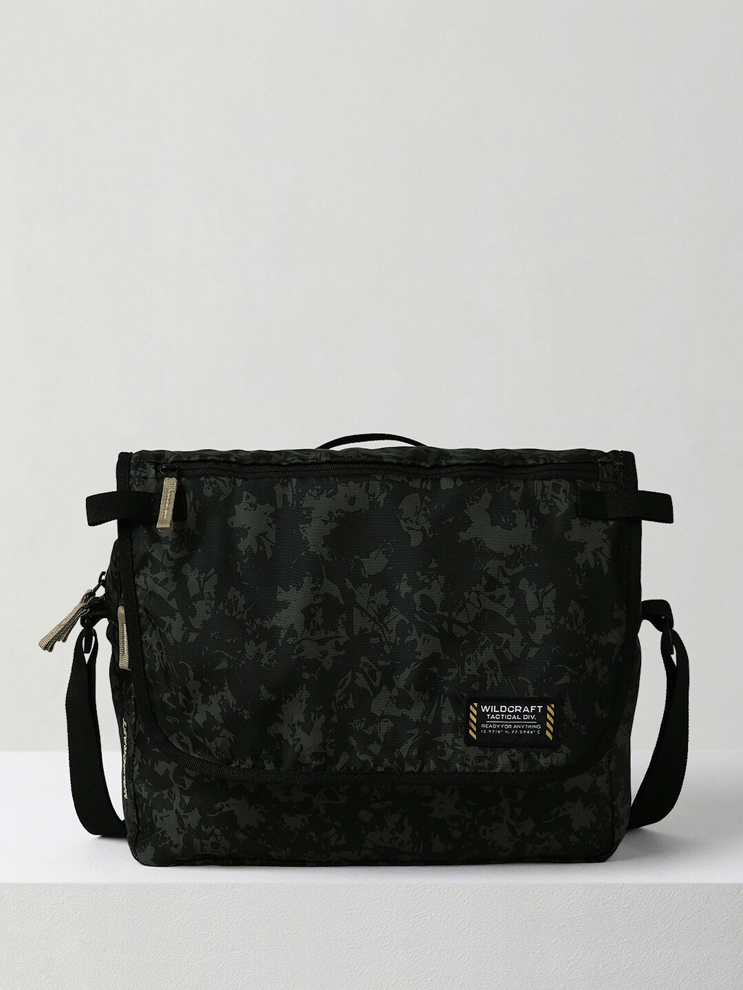 

Wildcraft Unisex Printed Messenger Bag, Black