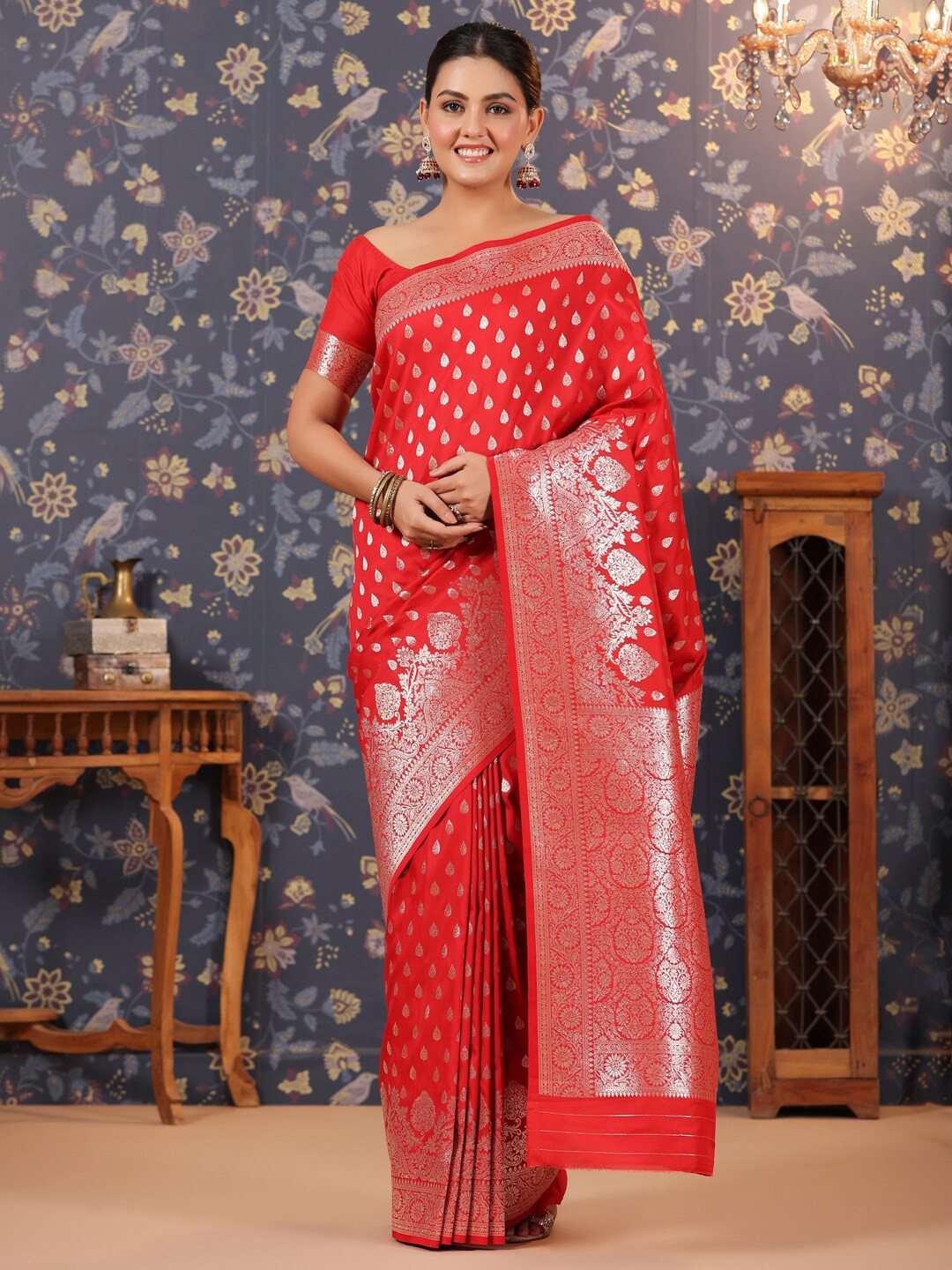 

House of Pataudi Ethnic Motifs Woven Design Banarasi Saree, Red