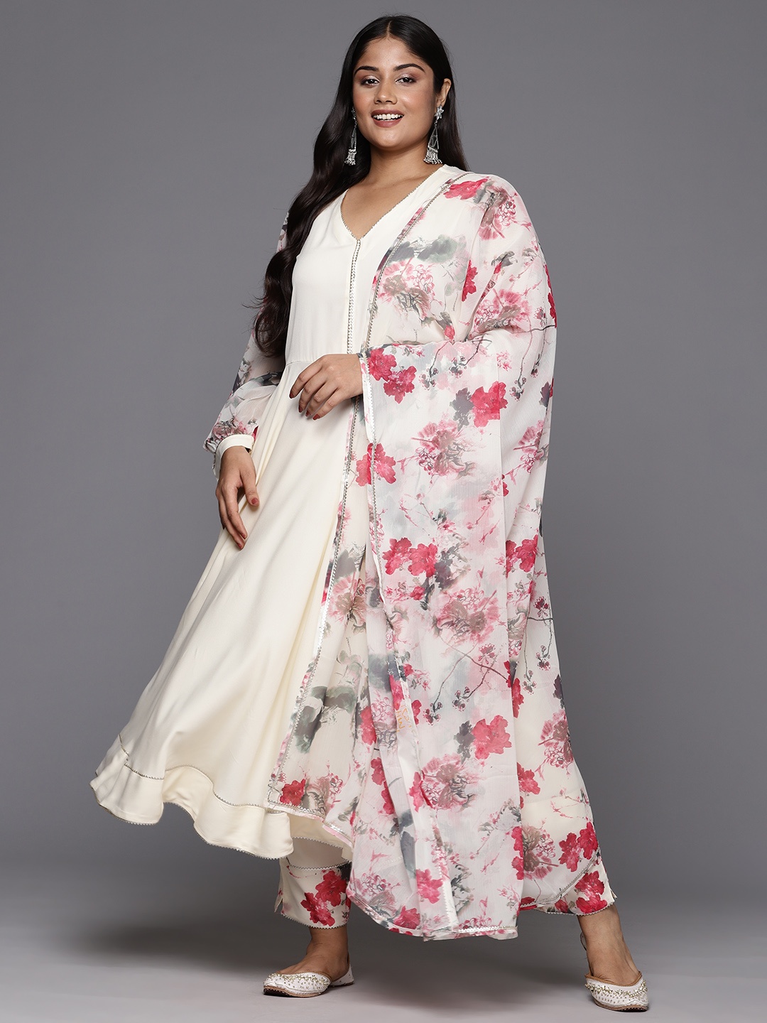 

A PLUS BY AHALYAA Plus Size Women Regular Gotta Patti Anarkali Kurta Set, Off white