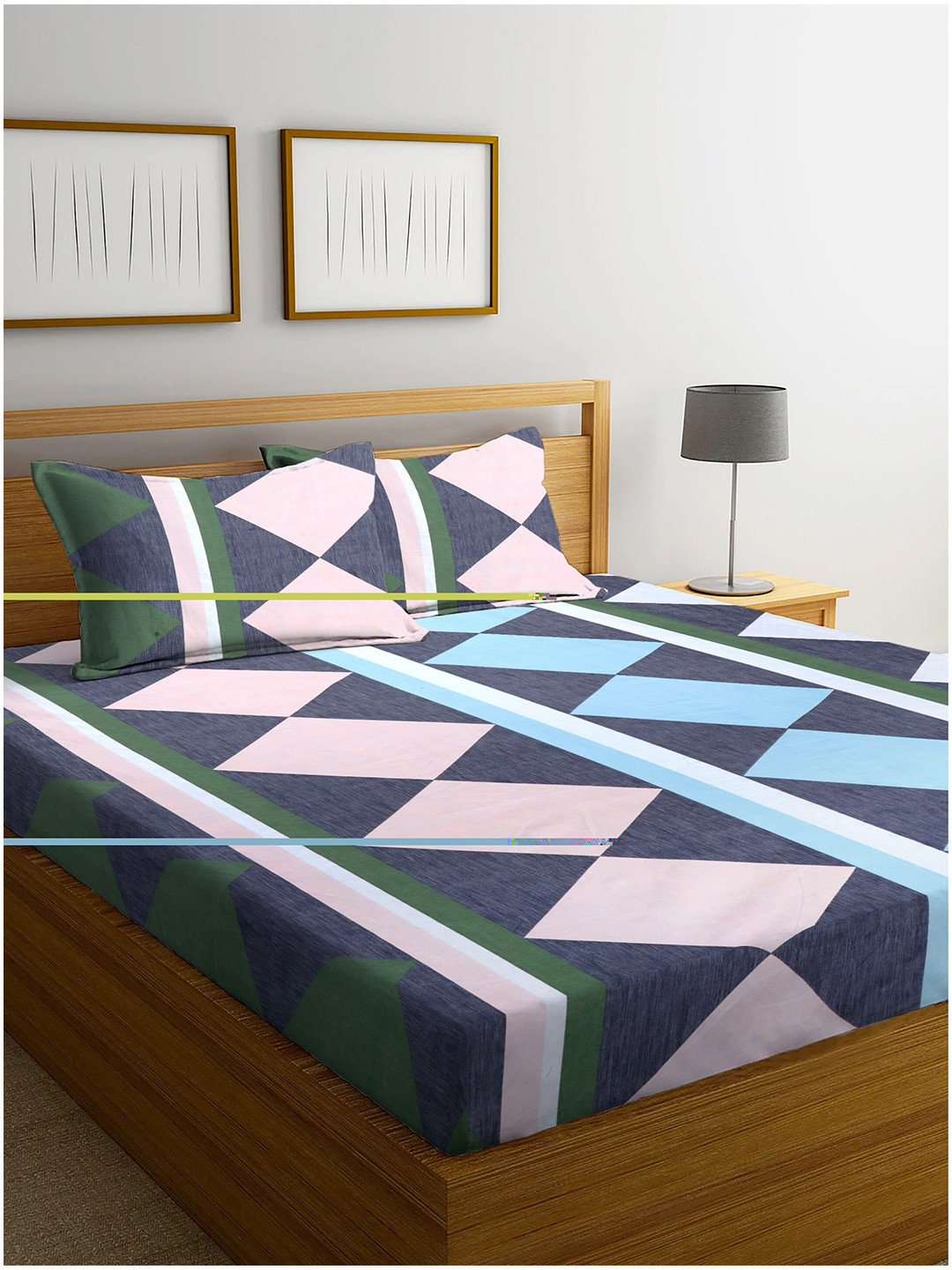 

Stylespace by Isha Blue & White Geometric Cotton 250 TC King Bedsheet with 2 Pillow Covers