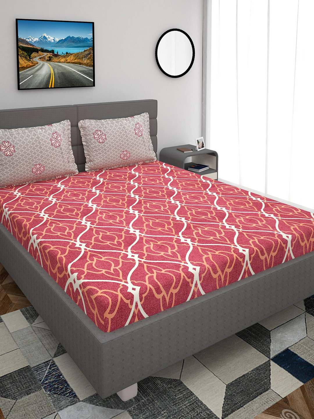 

Stylespace by Isha Red & White Floral Cotton 250 TC King Bedsheet With 2 Pillow Covers