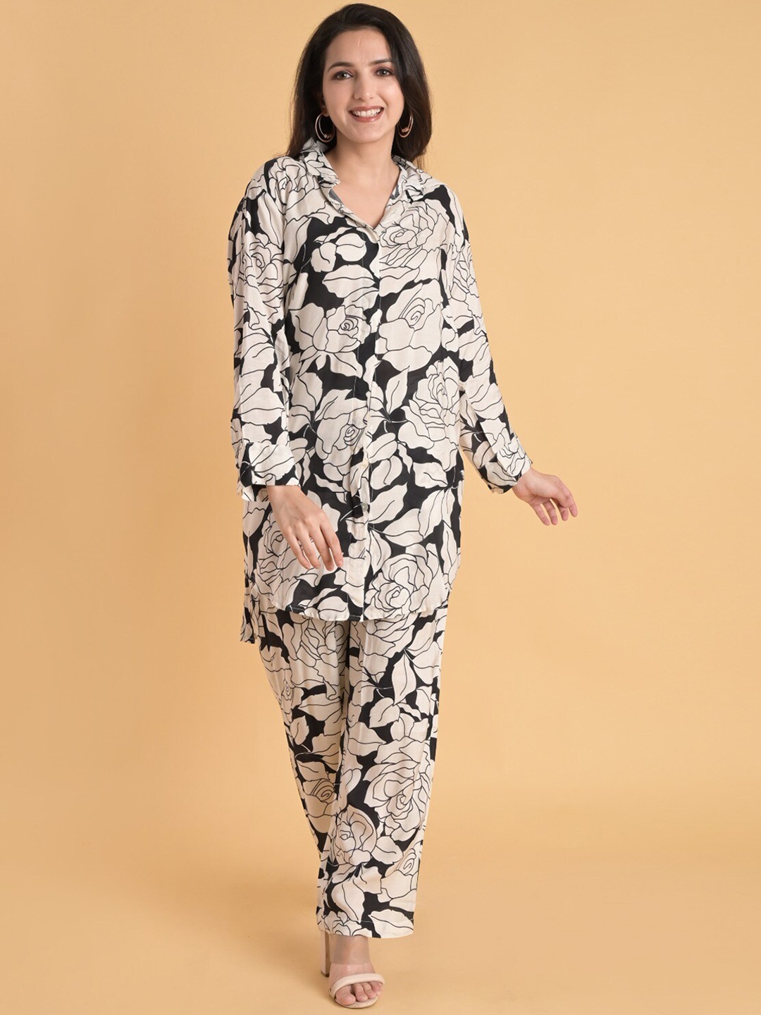 

Do Dhaage Floral Printed Shirt & Trousers, White