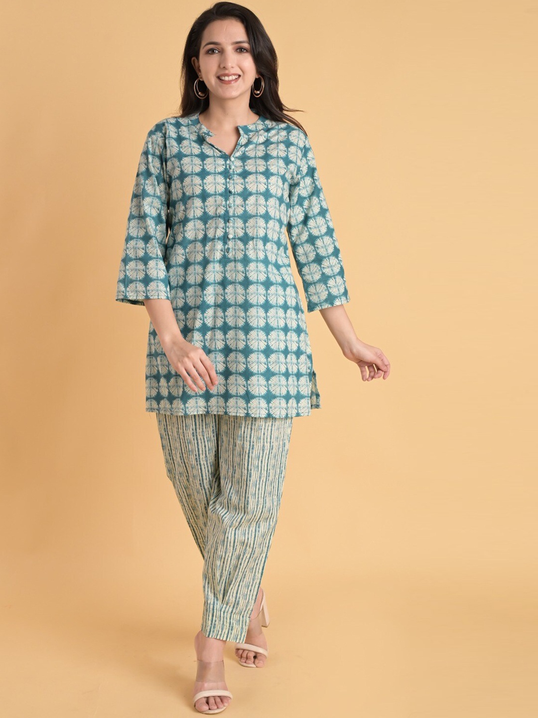 

Do Dhaage Geometric Printed Pure Cotton Tunic & Trousers, Blue