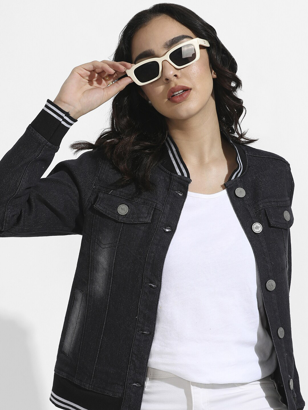 

Campus Sutra Washed Windcheater Cotton Outdoor Tailored Jacket, Black