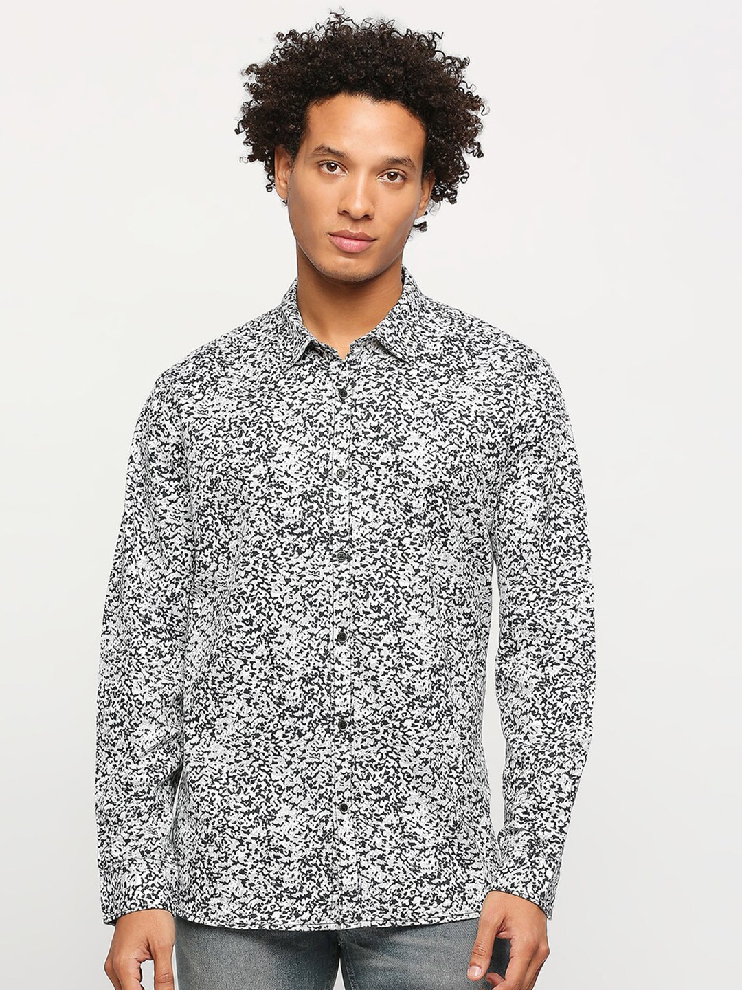 

BEAT LONDON by PEPE JEANS Abstract Printed Pure Cotton Casual Shirt, Black