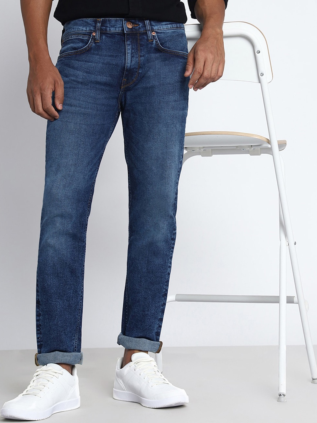 

Lee Slim Fit Mildly Distressed Light Fade Stretchable Jeans, Blue
