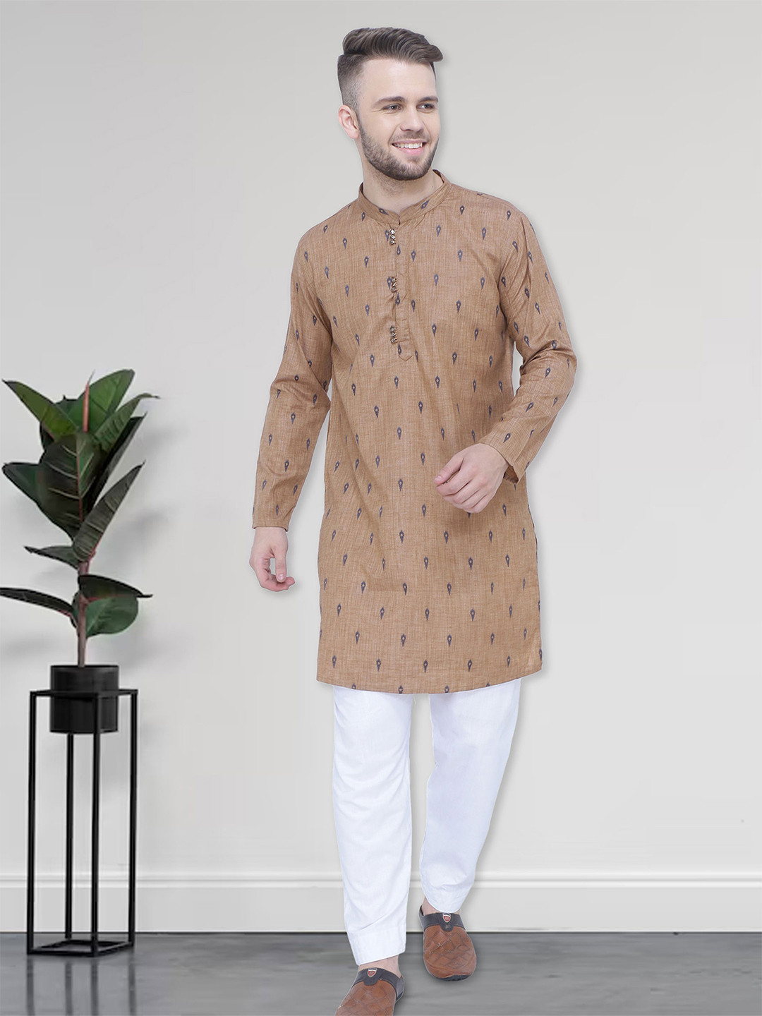 

Kuons Avenue Woven Design Mandarin Collar Long Sleeves Straight Kurta, Beige