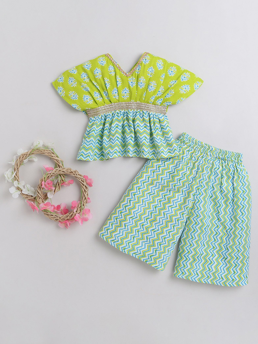 

MANY FROCKS & Girls Ethnic Motifs Printed Top with Palazzos, Green