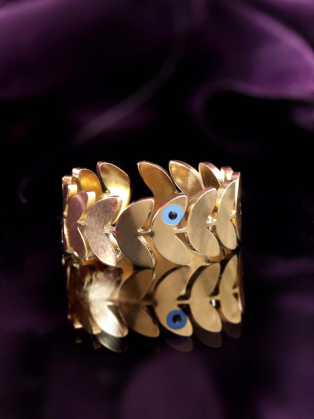 

Rubans Voguish Gold-Plated Evil Eye Leaf Pattern Adjustable Finger Ring