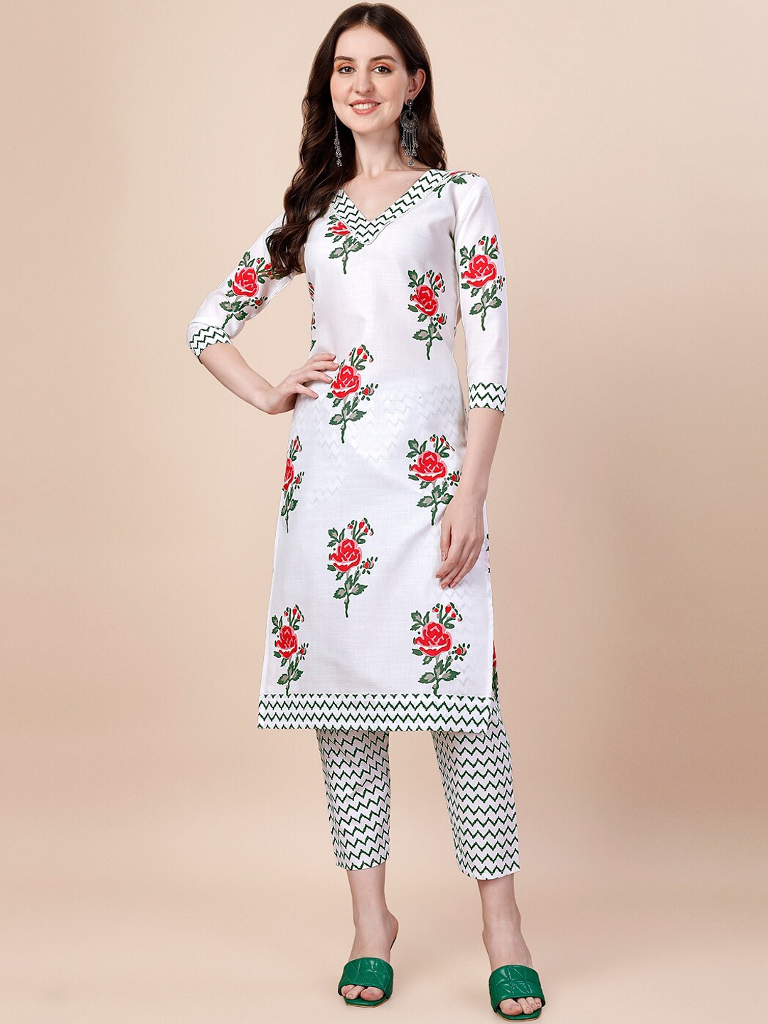 

GOROLY Floral Printed Regular Pure Cotton Straight Kurta With Trousers, Red