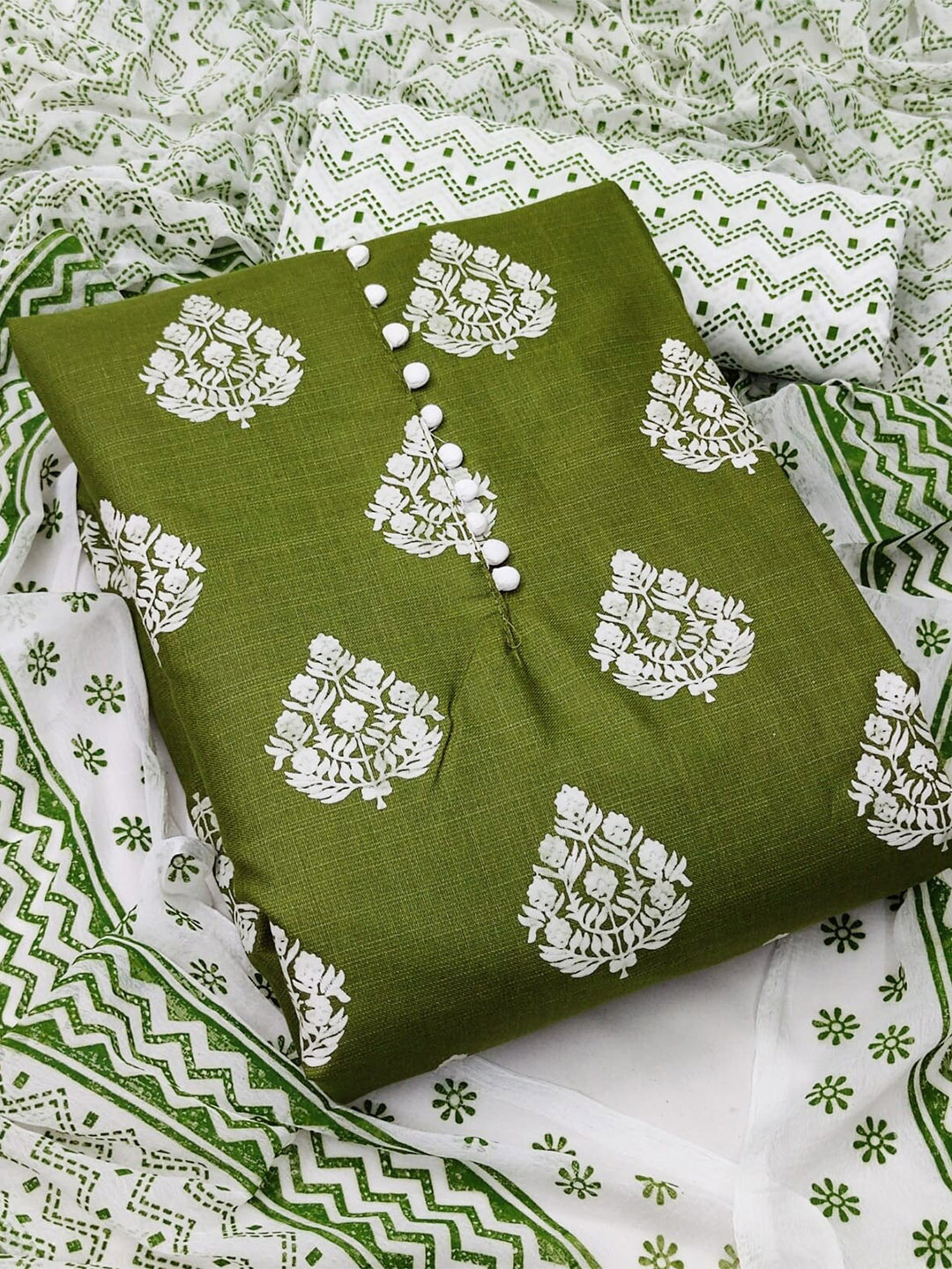 

APNISHA Ethnic Motifs Printed Unstitched Dress Material, Green