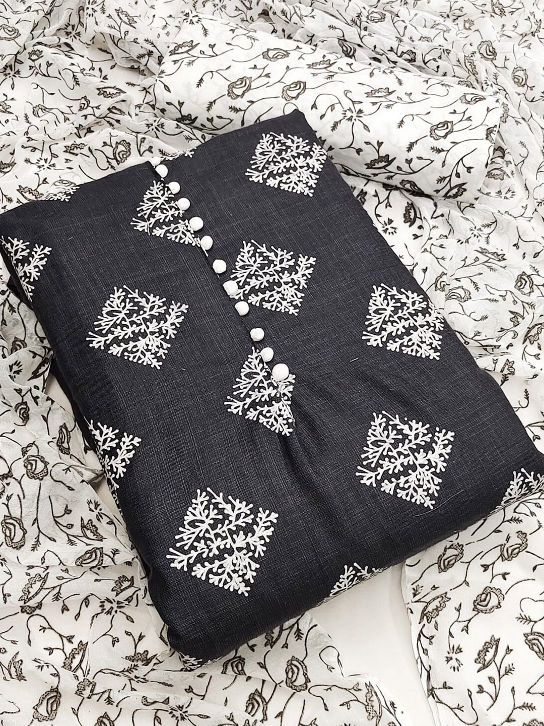 

APNISHA Ethnic Motifs Printed Unstitched Dress Material, Grey