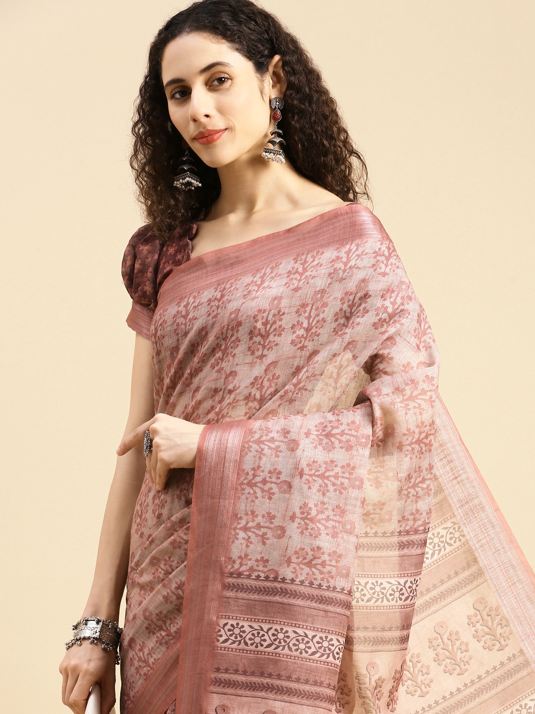 

Mitera Floral Printed Linen Blend Saree, Mauve