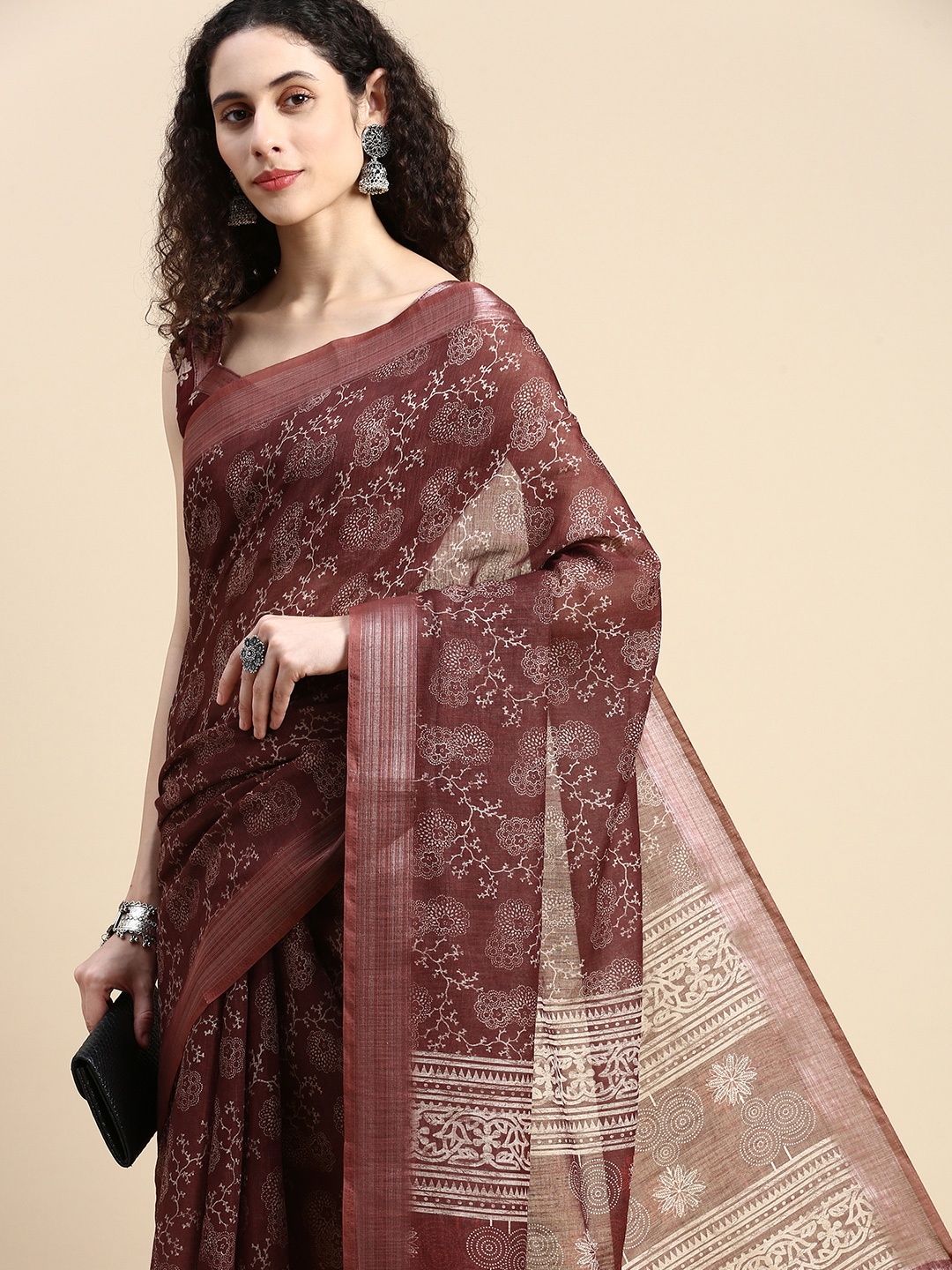 

Mitera Floral Printed Linen Blend Saree, Maroon