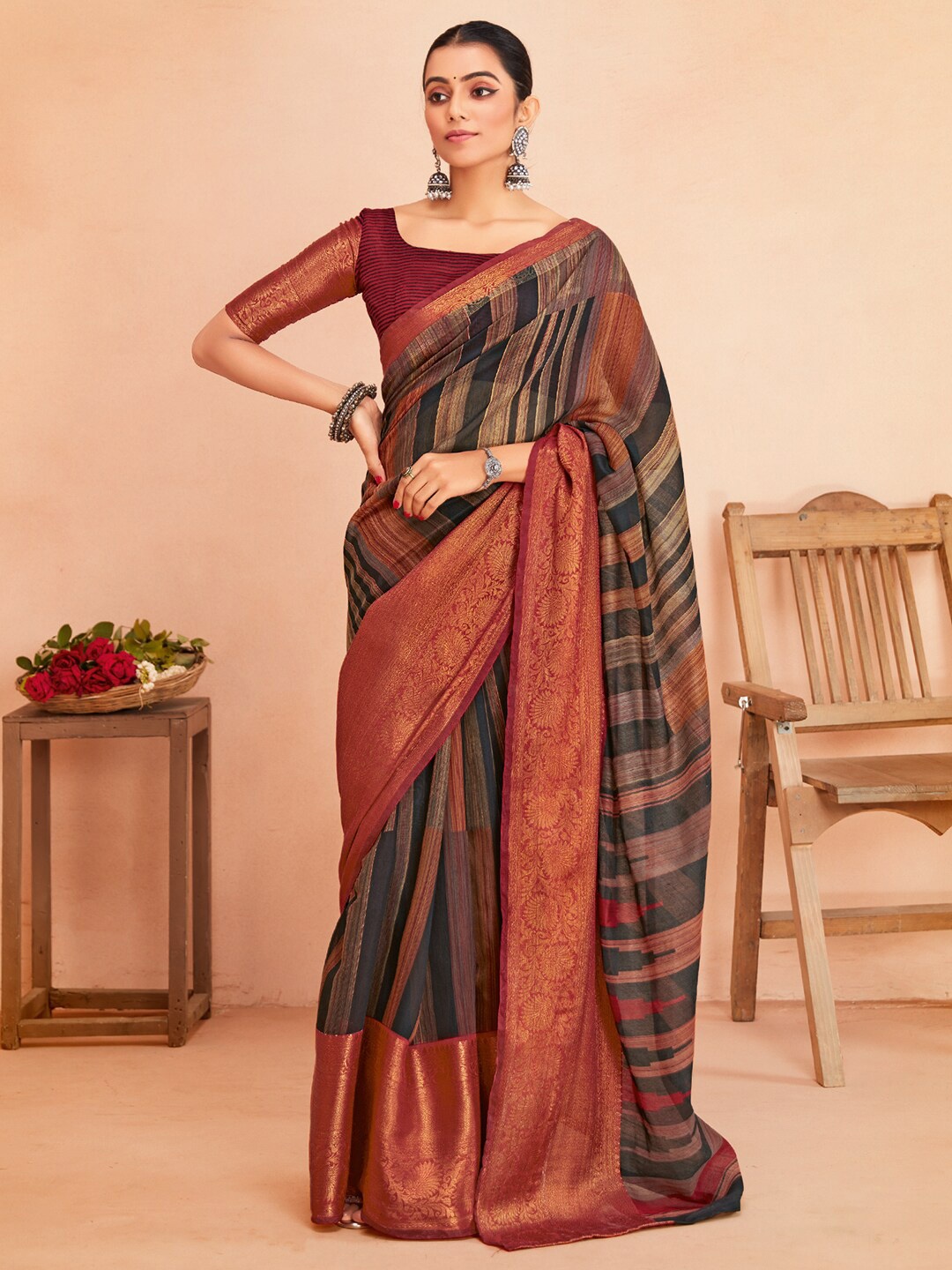 

Saree mall Striped Zari Sungudi Sarees, Black
