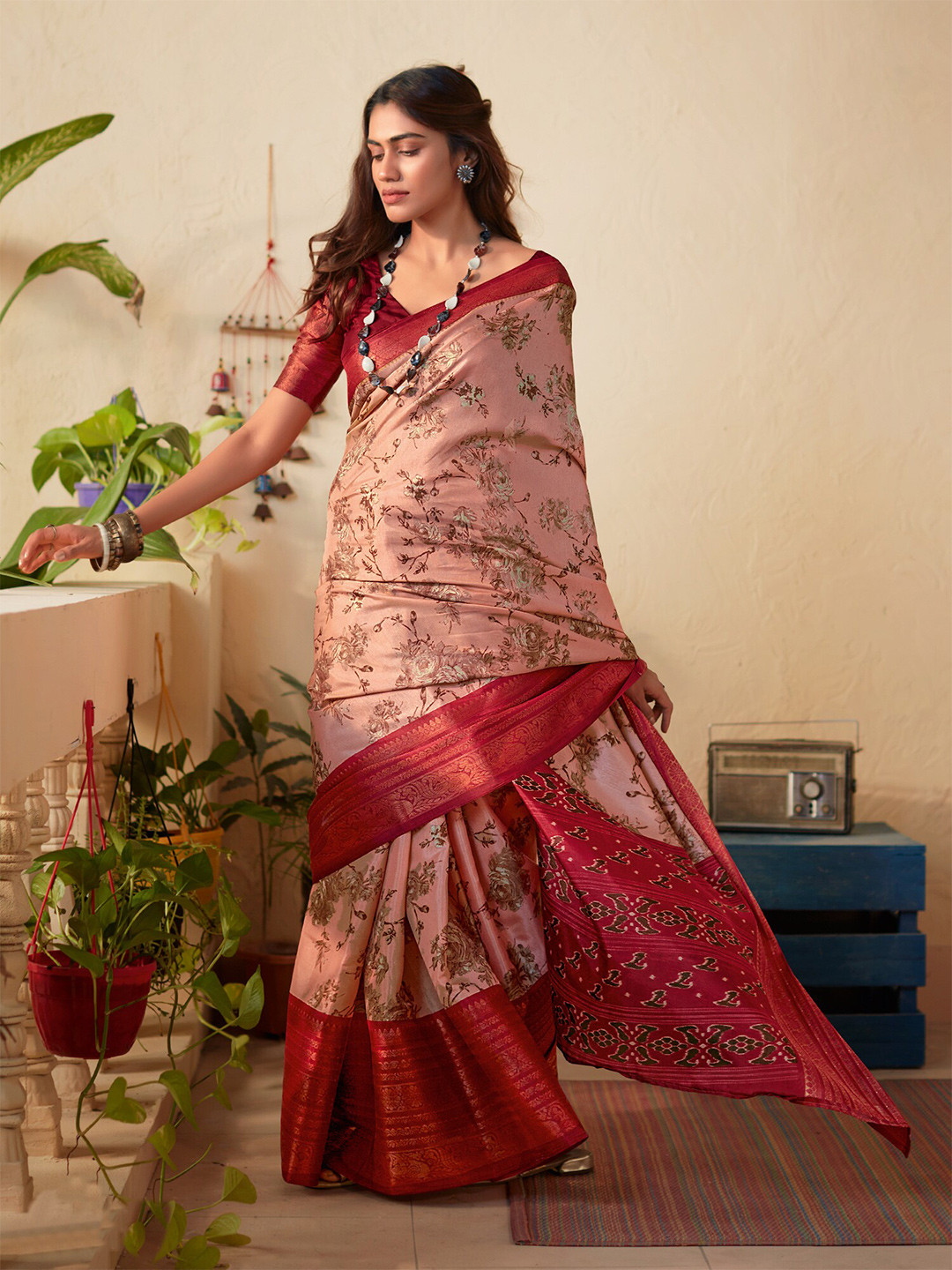 

Saree mall Floral Printed Zari Sungudi Sarees, Rose gold