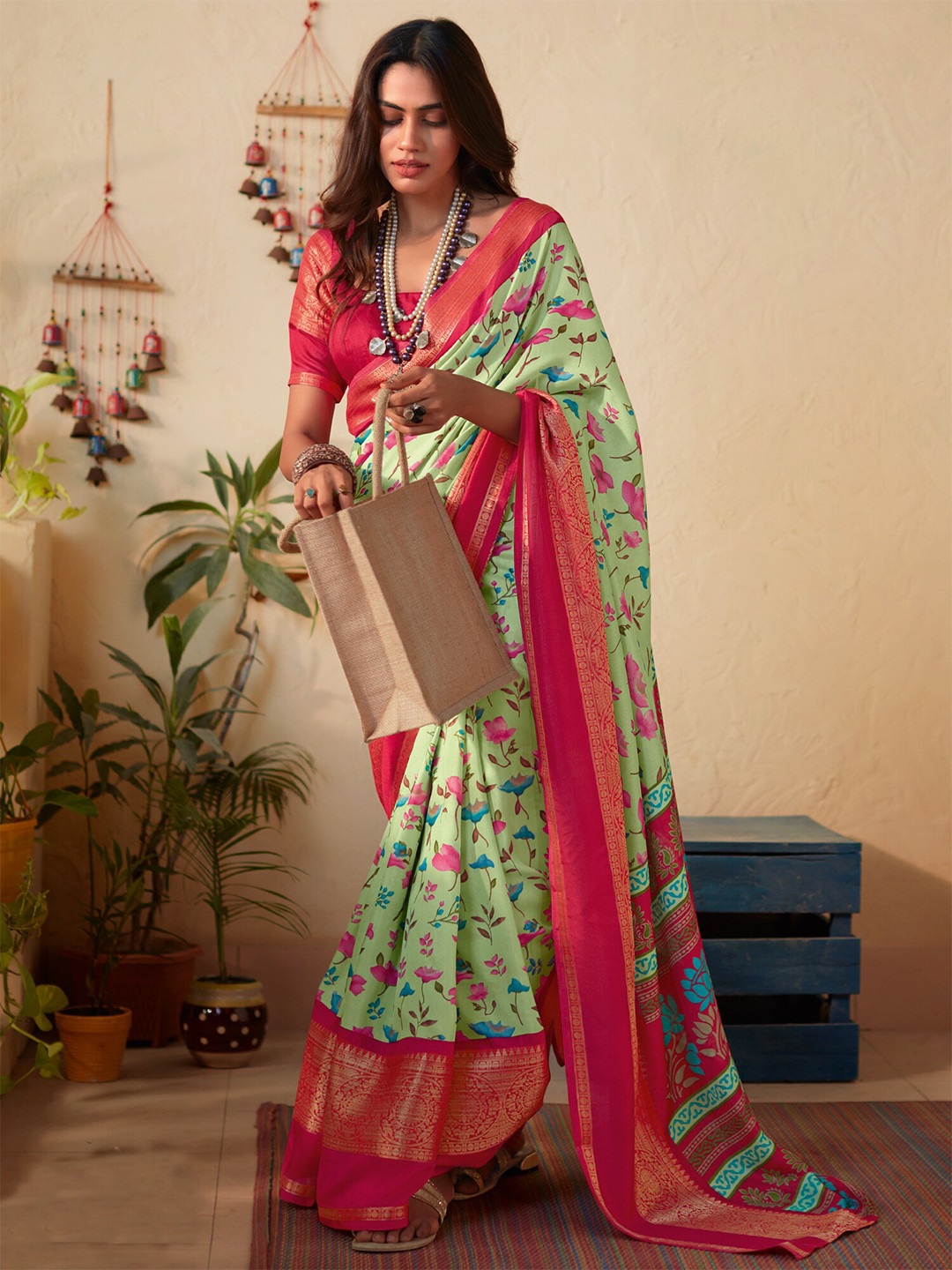 

Saree mall Floral Printed Zari Sungudi Sarees, Green