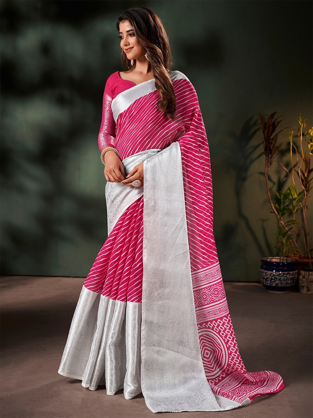 

Saree mall Leheriya Printed Zari Sungudi Sarees, Pink