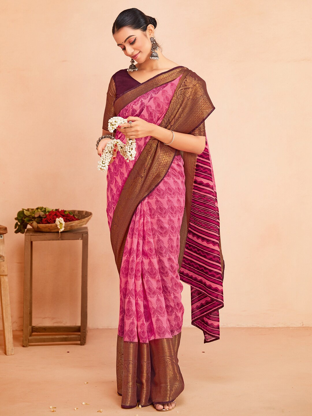 

Saree mall Ethnic Motifs Printed Zari Sungudi Sarees, Pink