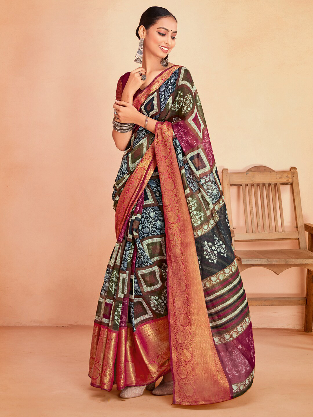 

Saree mall Floral Printed Zari Sungudi Sarees, Brown