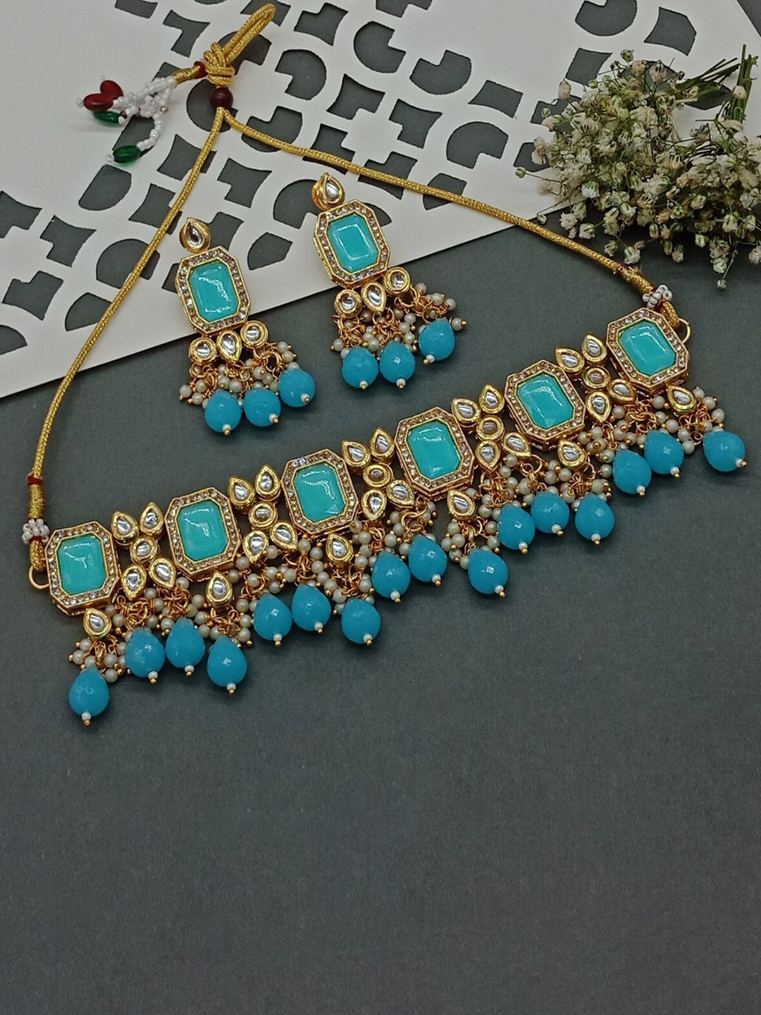 

AASHISH IMITATION Gold-Plated Kundan Studded & Beaded Jewellery Set