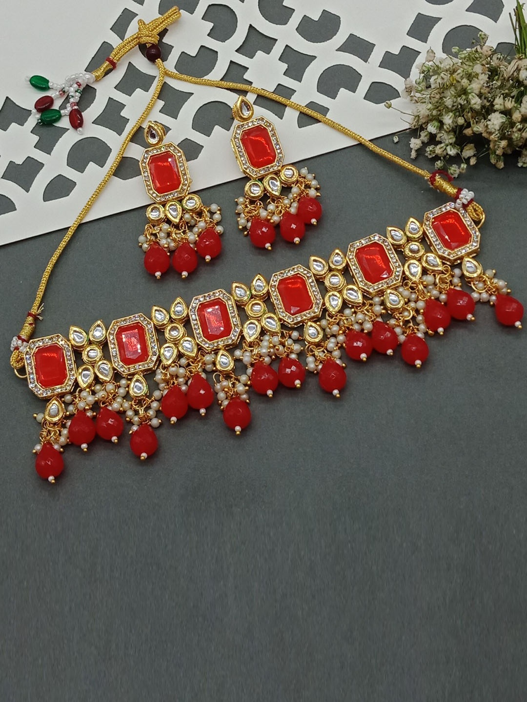 

AASHISH IMITATION Gold-Plated Kundan Studded & Beaded Jewellery Set