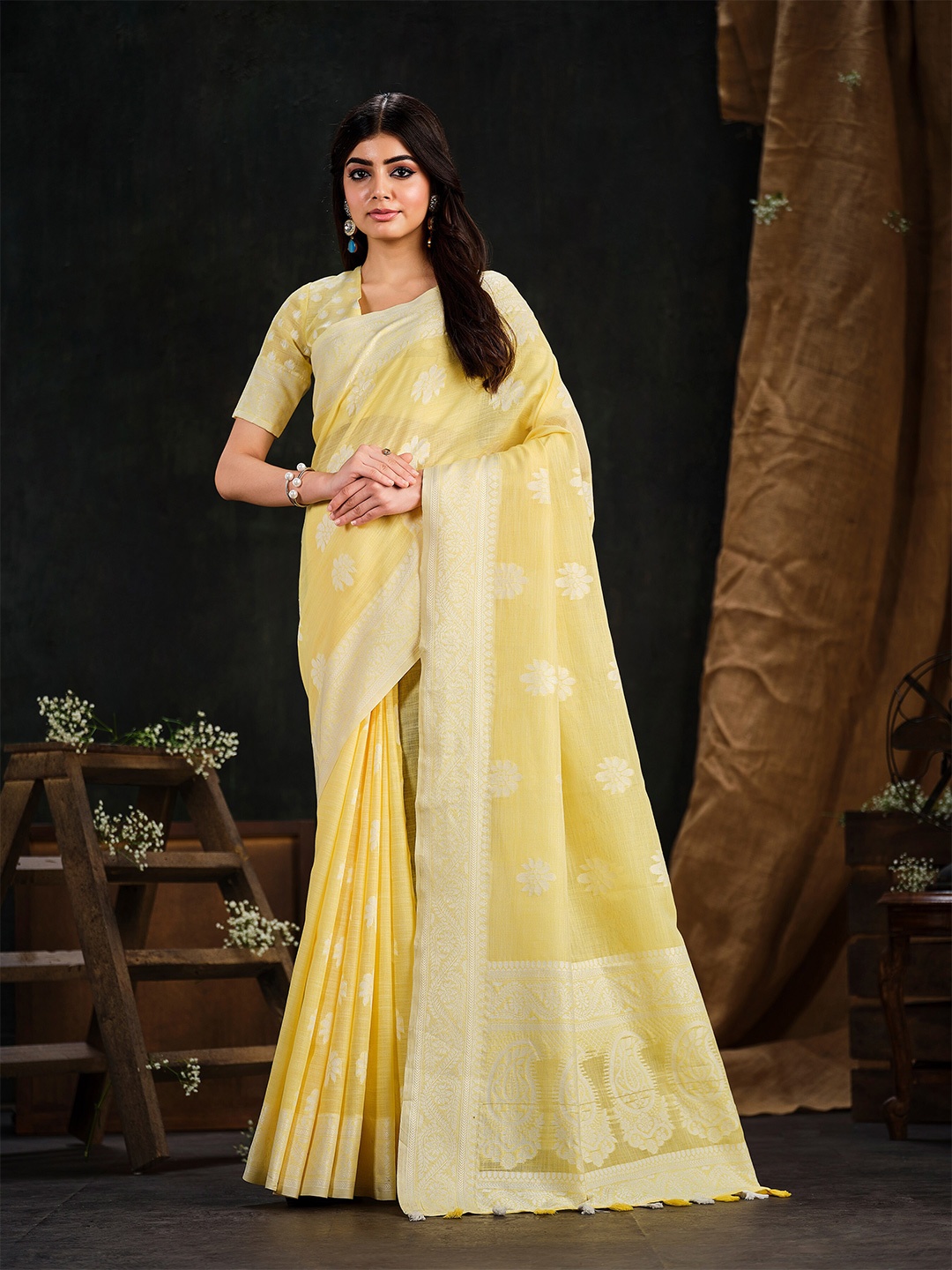 

Sangria Ethnic Motifs Woven Design Zari Saree, Yellow