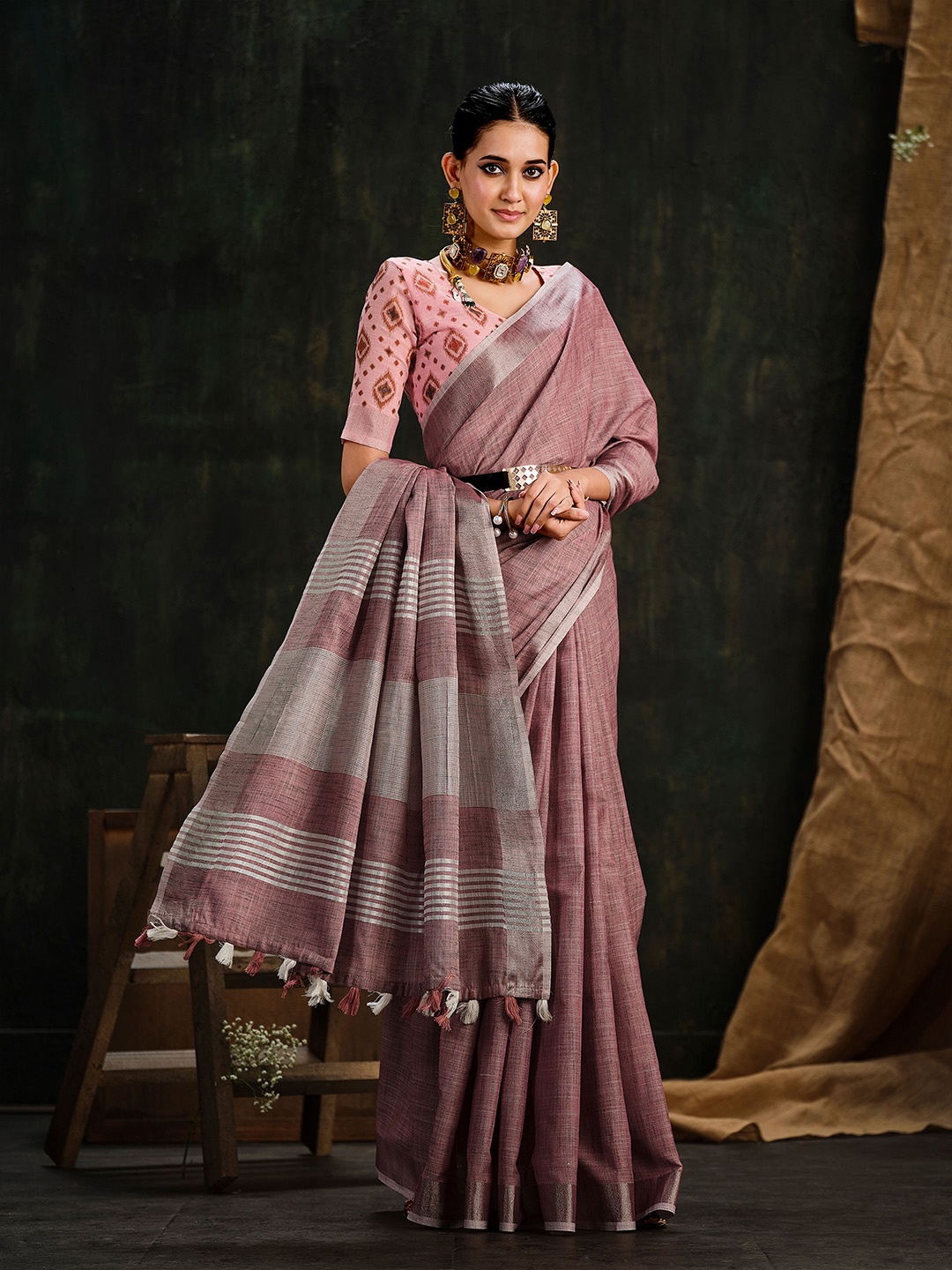 

Sangria Zari Saree With Blouse Piece, Pink