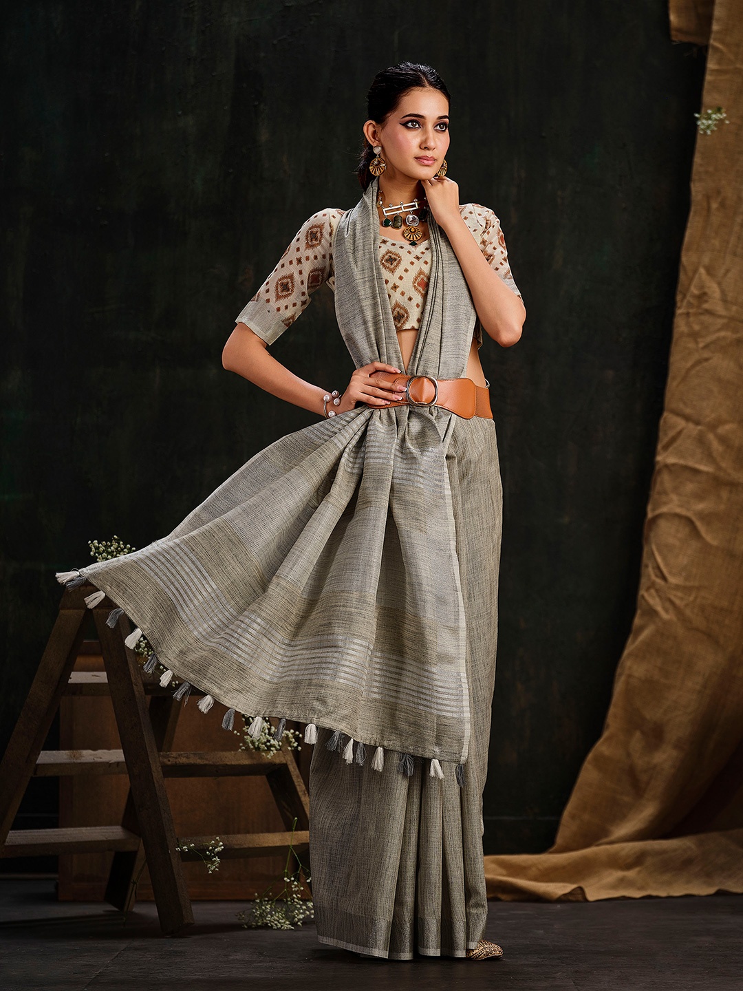 

Sangria Grey Linen Blend Saree