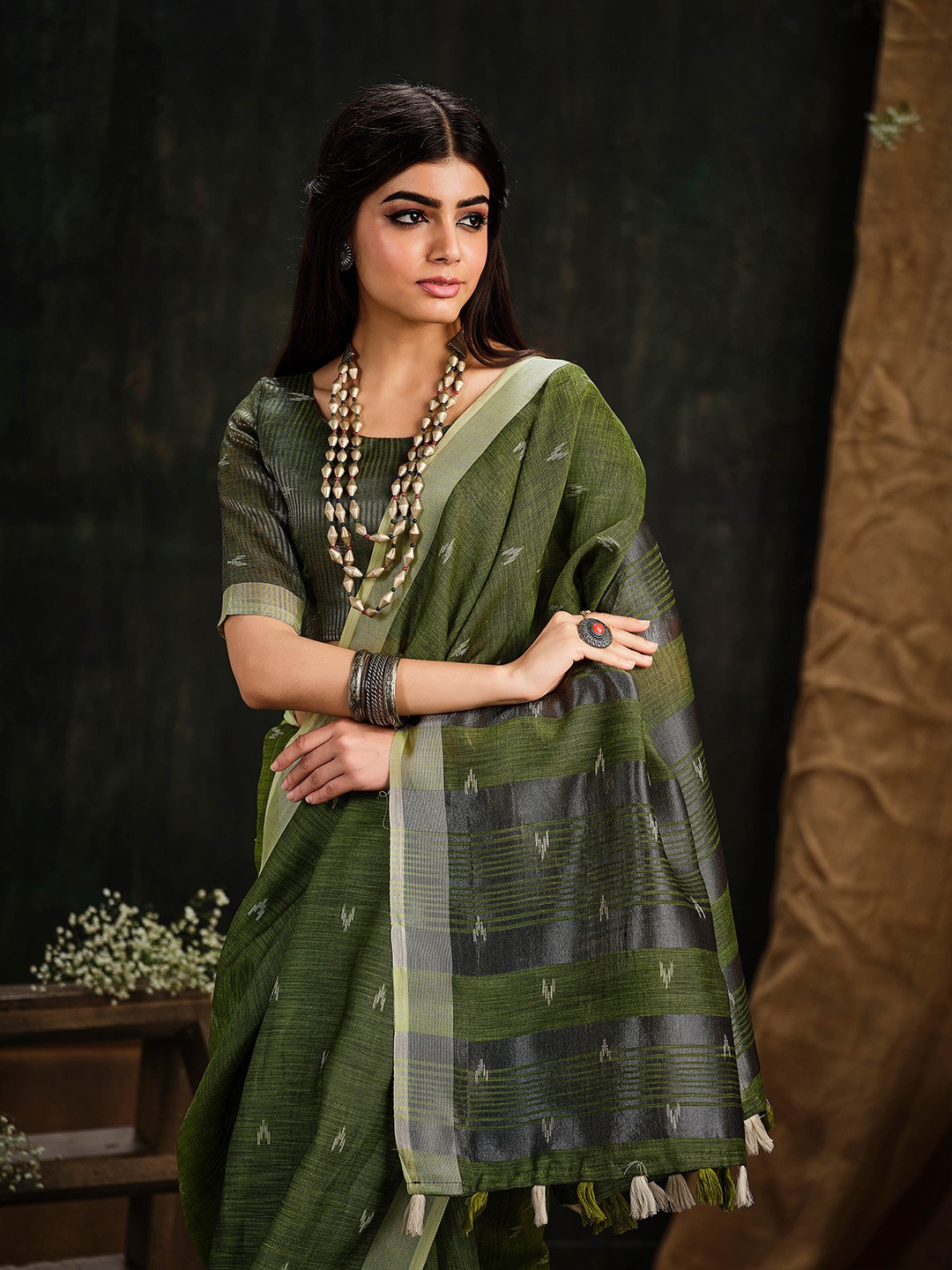 

Sangria Ethnic Motifs Woven Design Zari Sarees, Green