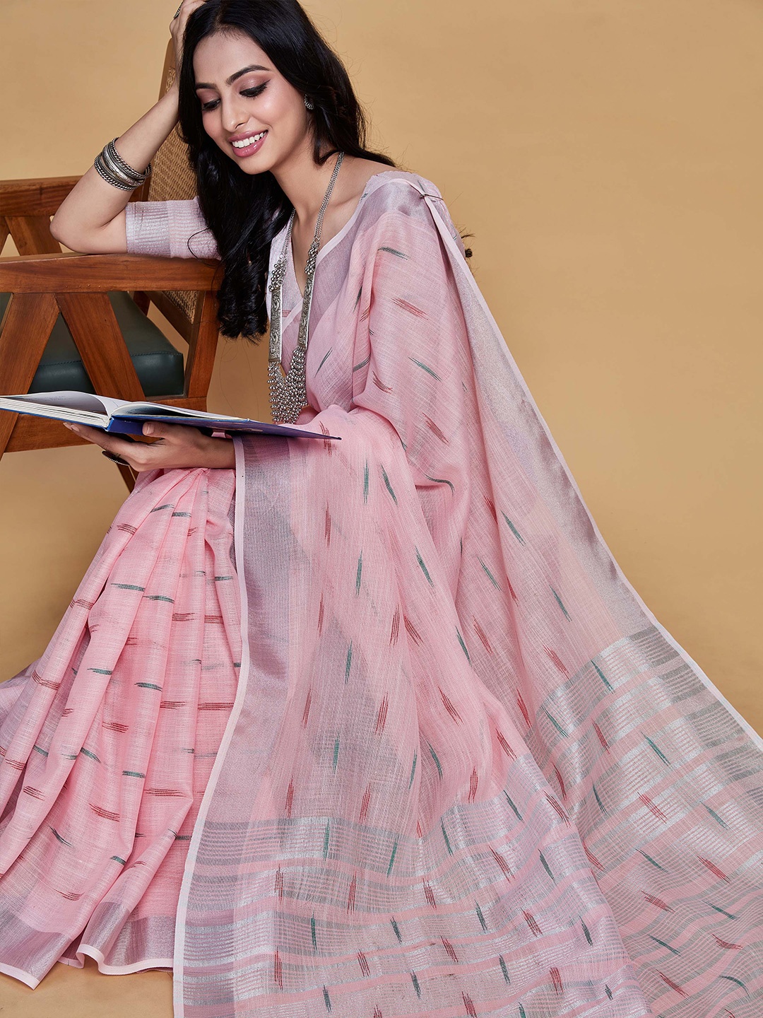 

Sangria Abstract Woven Design Zari Linen Saree, Pink