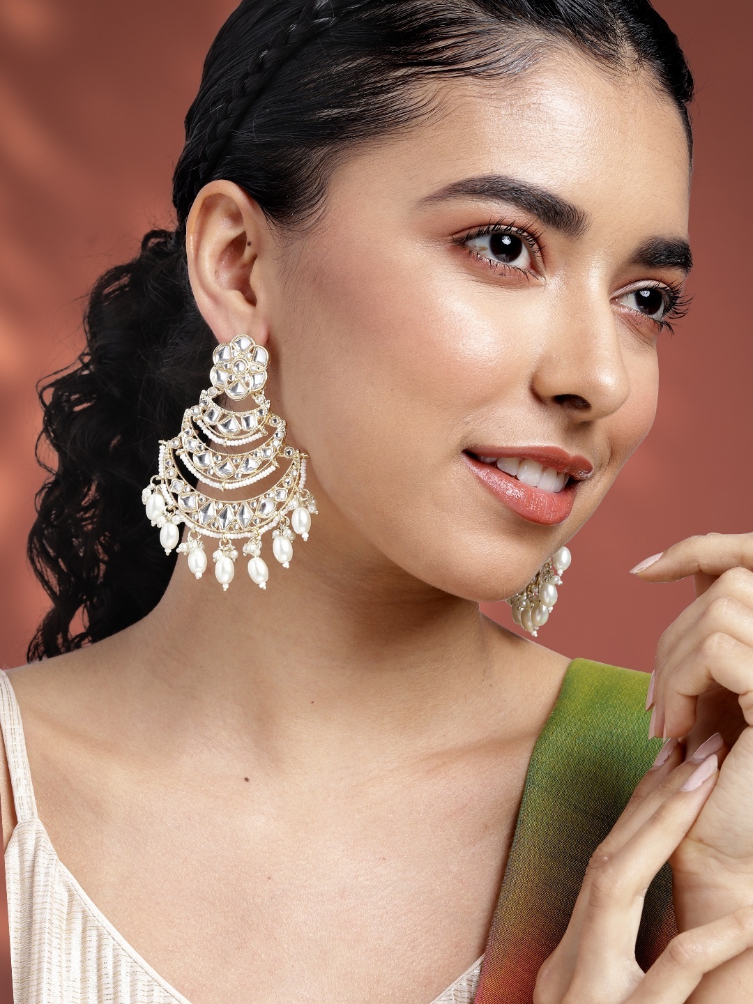 

Peora Gold-Plated Kundan Crescent Shaped Chandbalis, White