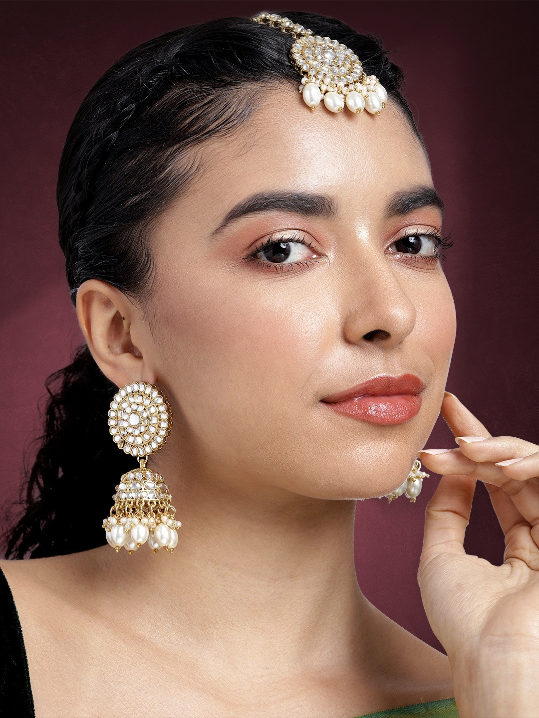 

Peora Gold-Plated Kundan Jewellery Set, White