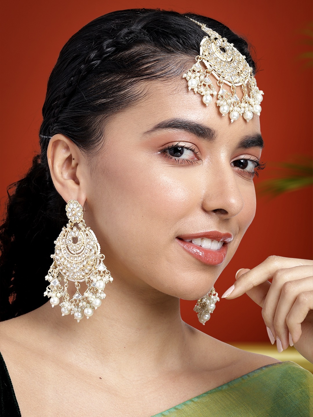 

Peora Gold-Plated Kundan Jewellery Set, White