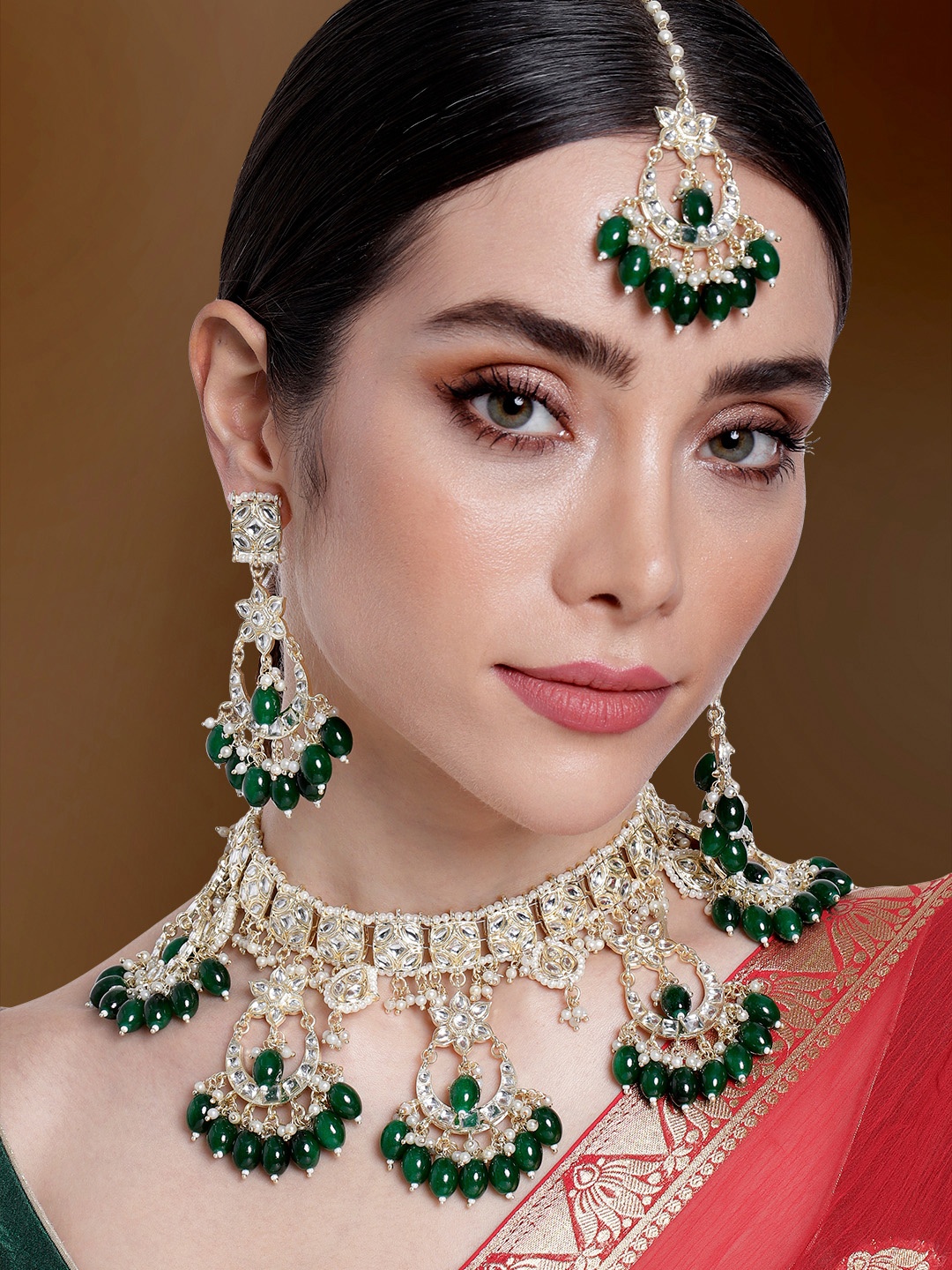 

Peora Women Gold-Plated Kundan Studded Choker Necklace with Earrings & Maang Tikka, Green