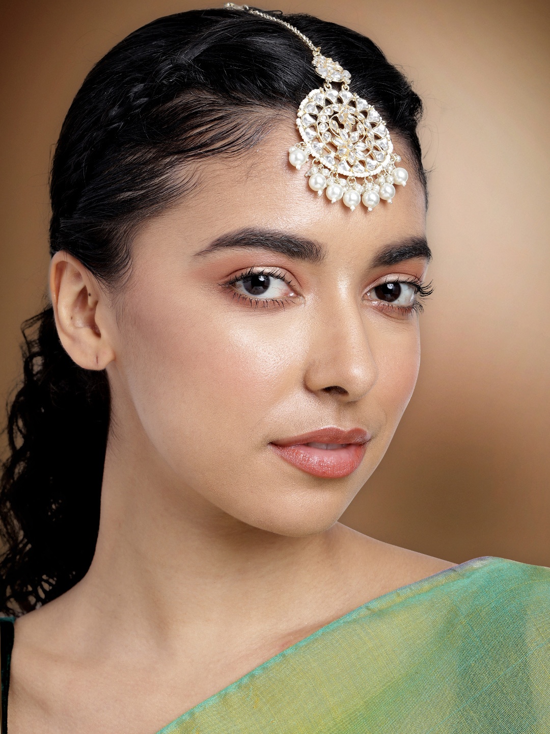 

Peora Gold-Plated Kundan Studded Maang Tikka, White