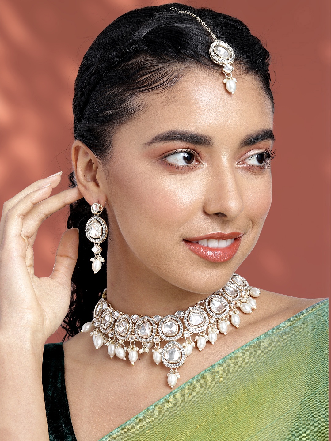 

Peora Gold-Plated Kundan Jewellery Set, White