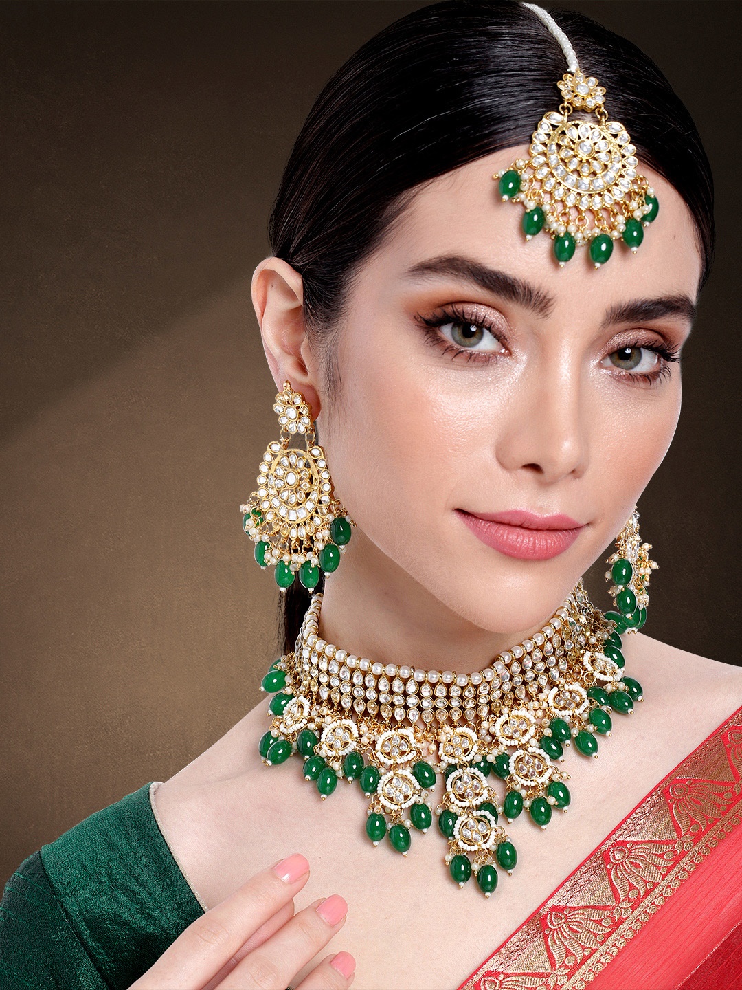 

Peora Women Gold-Plated Kundan Studded Choker Necklace with Earrings & Maang Tikka, Green