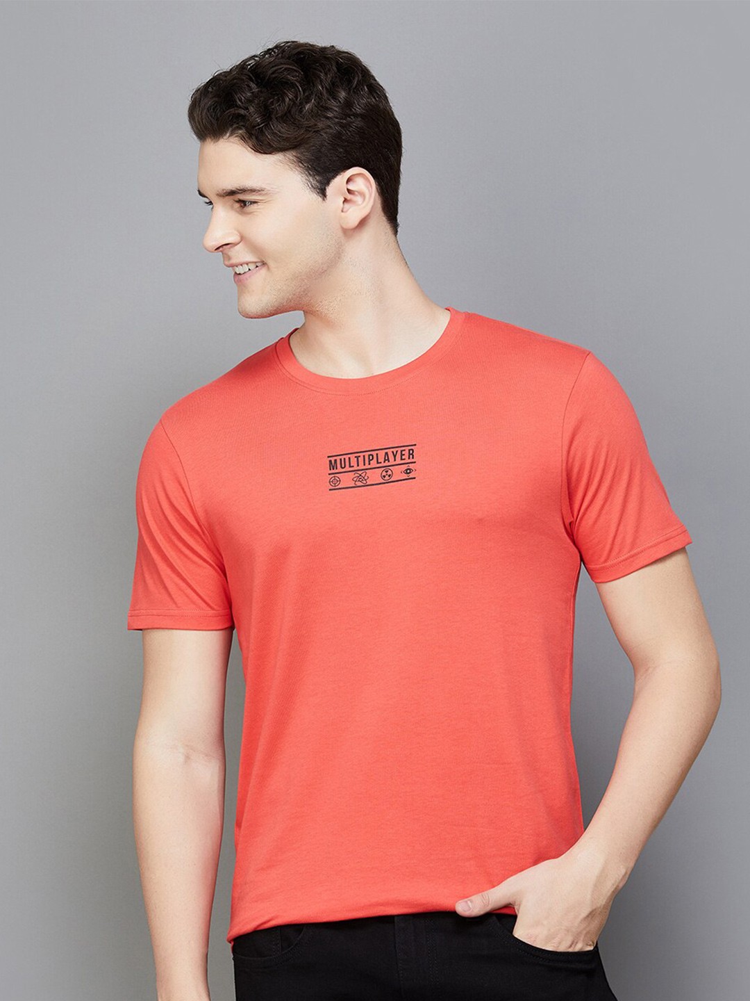 

Bossini Men Red Typography Printed Cotton Slim Fit T-shirt