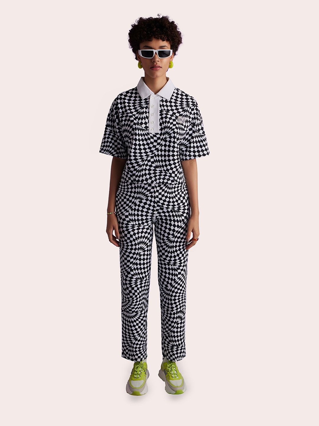 

Muvazo Geometric Printed Shirt Style Longline Top, Black