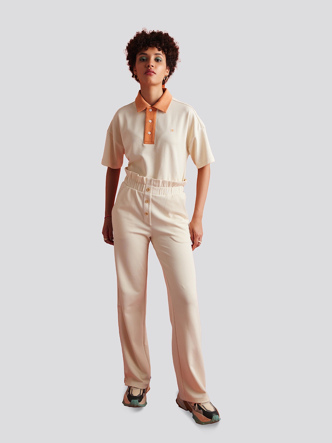 

Muvazo Typography Embroidered Polo Collar Drop Shoulder Top, Off white