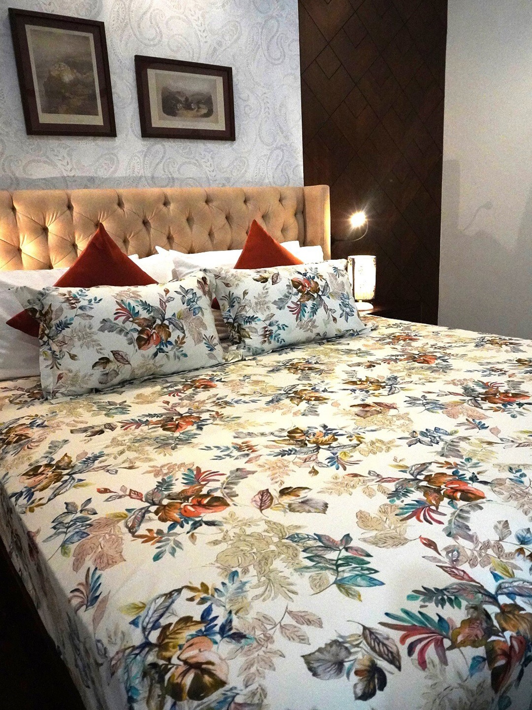 

TARA- Sparkling Homes Beige & Blue Floral Cotton 350 TC King Bedsheet with 2 Pillow Covers